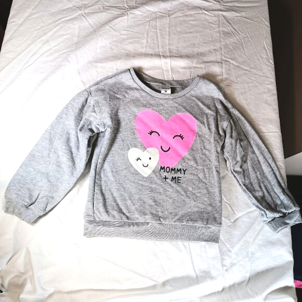 Carter's Girls 'Mommy & Me' Heart Crewneck Sweatshirt Gray Pink Size 3T
